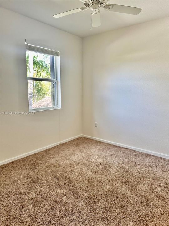 出租: $4,000 (4 贝兹, 3 浴室, 2534 平方英尺)