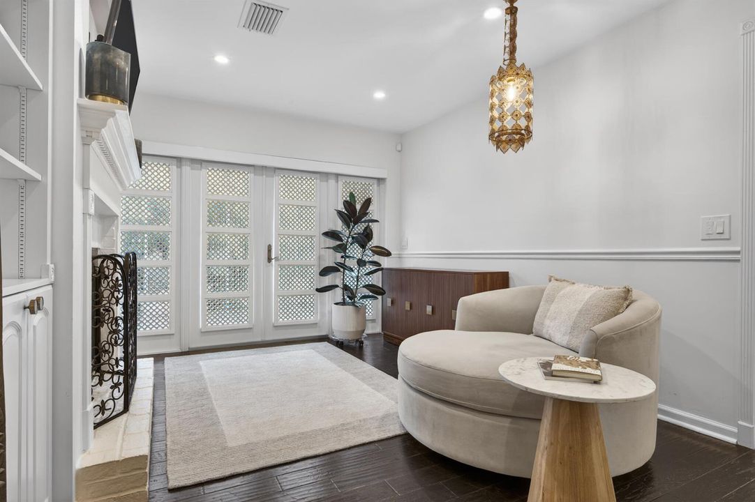 Master Sitting Area