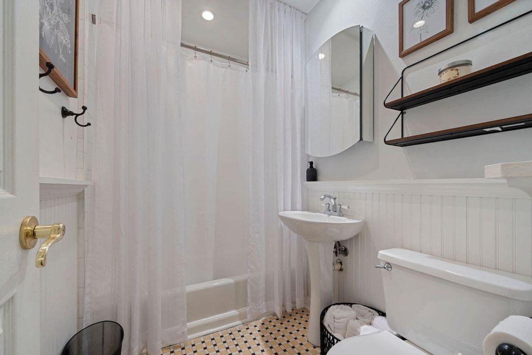 Secondary Bath