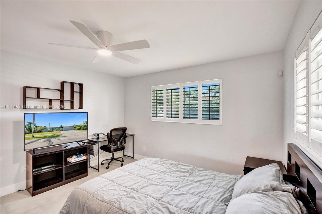 En Venta: $1,150,000 (3 camas, 2 baños, 1930 Pies cuadrados)