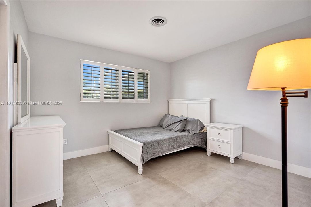 En Venta: $1,150,000 (3 camas, 2 baños, 1930 Pies cuadrados)