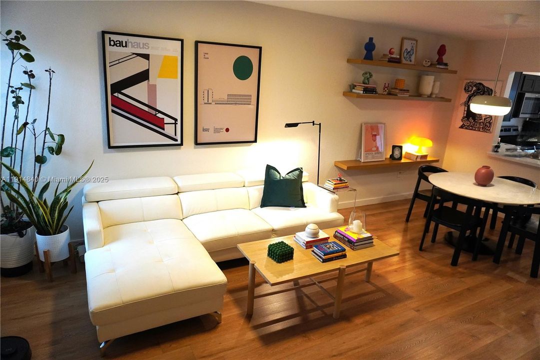 For Sale: $340,000 (2 beds, 2 baths, 1208 Square Feet)