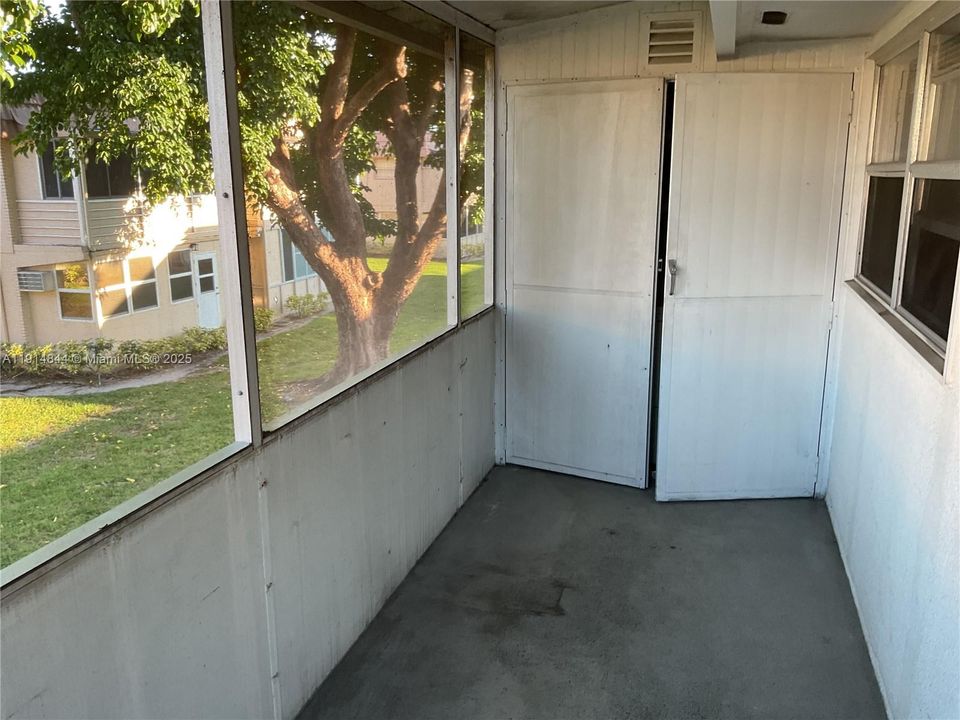 TERRACE AND LAUNDRY ROOM
