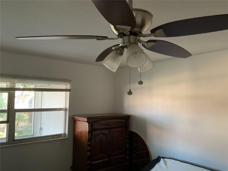 FAN SECOND BEDROOM