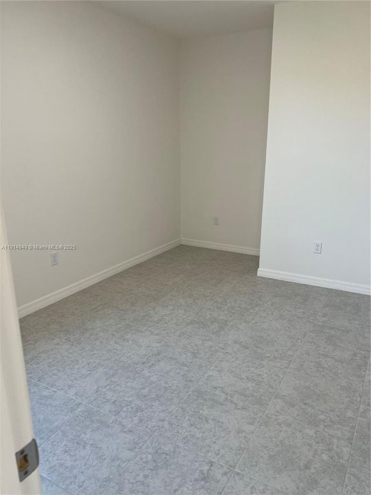 出租: $2,075 (4 贝兹, 2 浴室, 0 平方英尺)