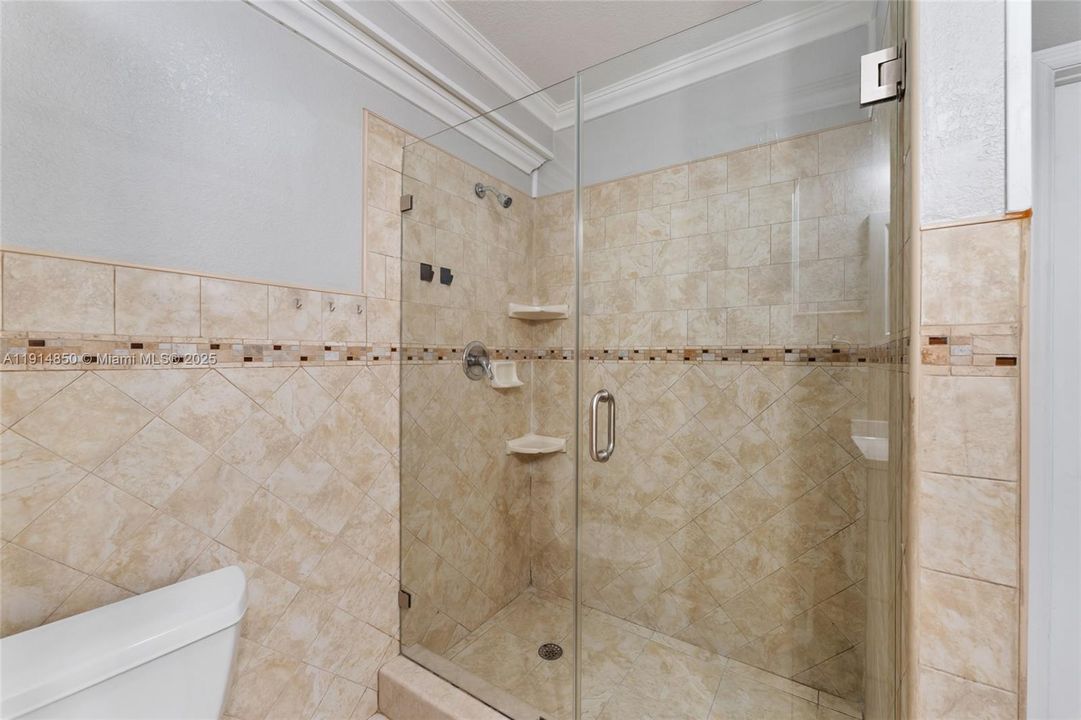 For Rent: $3,400 (2 beds, 2 baths, 2518 Square Feet)