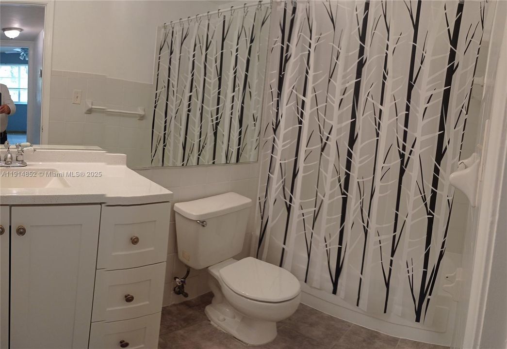 出租: $1,800 (1 贝兹, 1 浴室, 760 平方英尺)