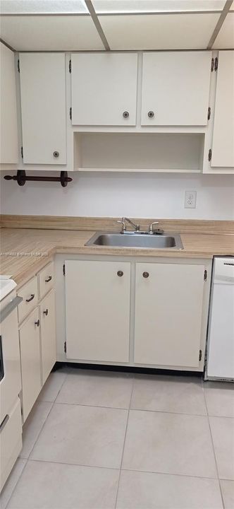 出租: $1,800 (1 贝兹, 1 浴室, 760 平方英尺)