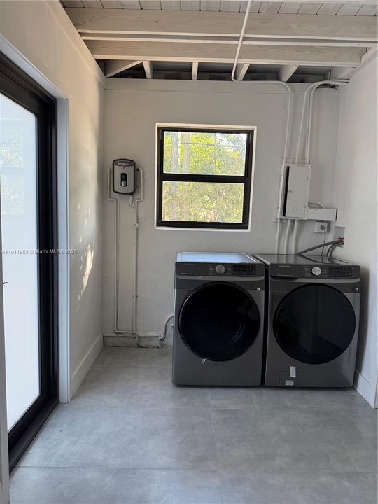 En Renta: $4,700 (3 camas, 2 baños, 1617 Pies cuadrados)