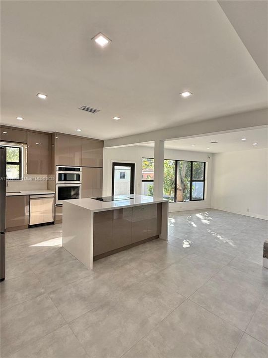 En Renta: $4,700 (3 camas, 2 baños, 1617 Pies cuadrados)