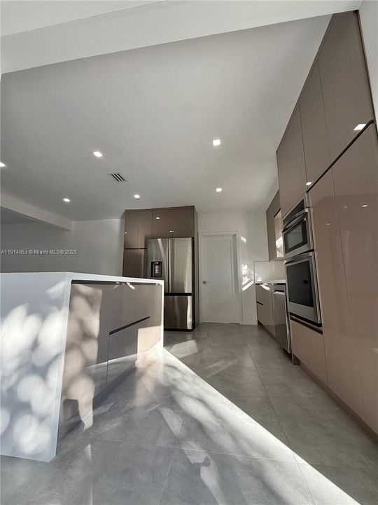 En Renta: $4,700 (3 camas, 2 baños, 1617 Pies cuadrados)