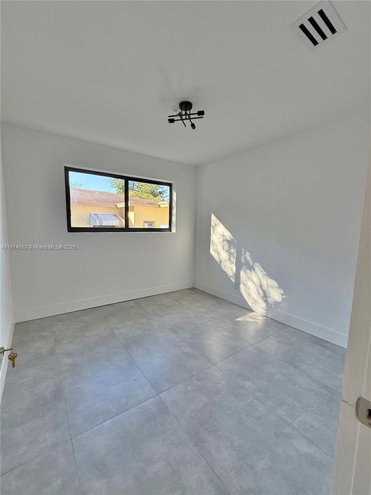 En Renta: $4,700 (3 camas, 2 baños, 1617 Pies cuadrados)