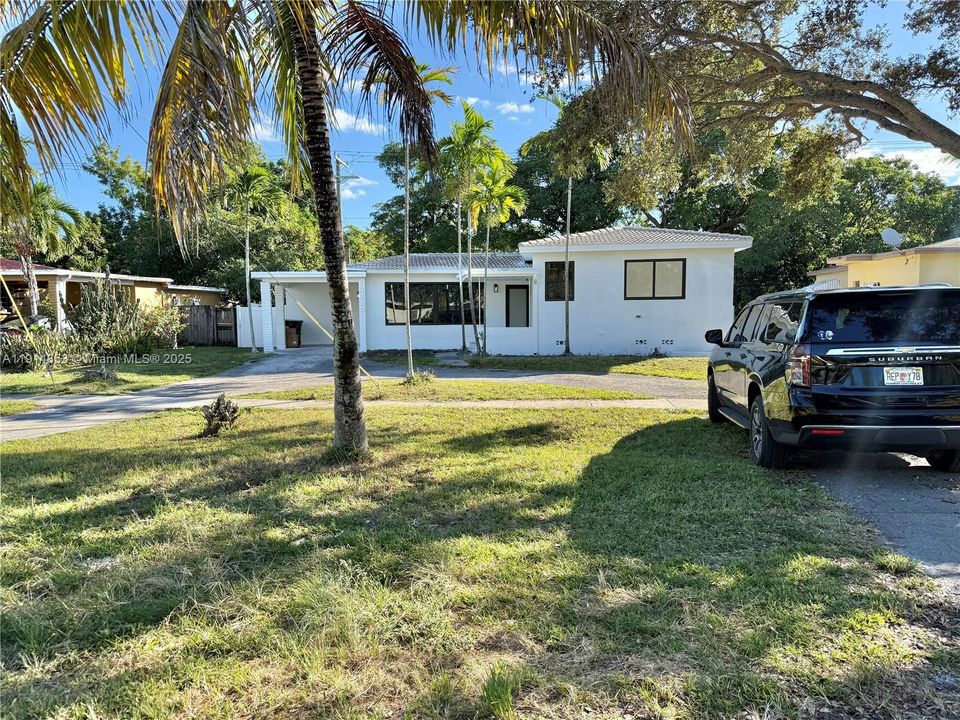 En Renta: $4,700 (3 camas, 2 baños, 1617 Pies cuadrados)