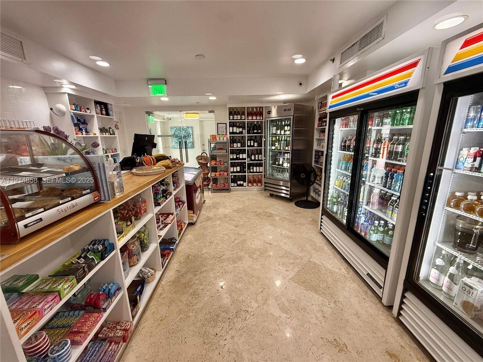 For Sale: $3,600,000 (3 beds, 3 baths, 2010 Square Feet)