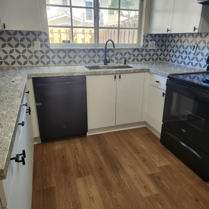 Active With Contract: $2,260 (3 beds, 2 baths, 1657 Square Feet)