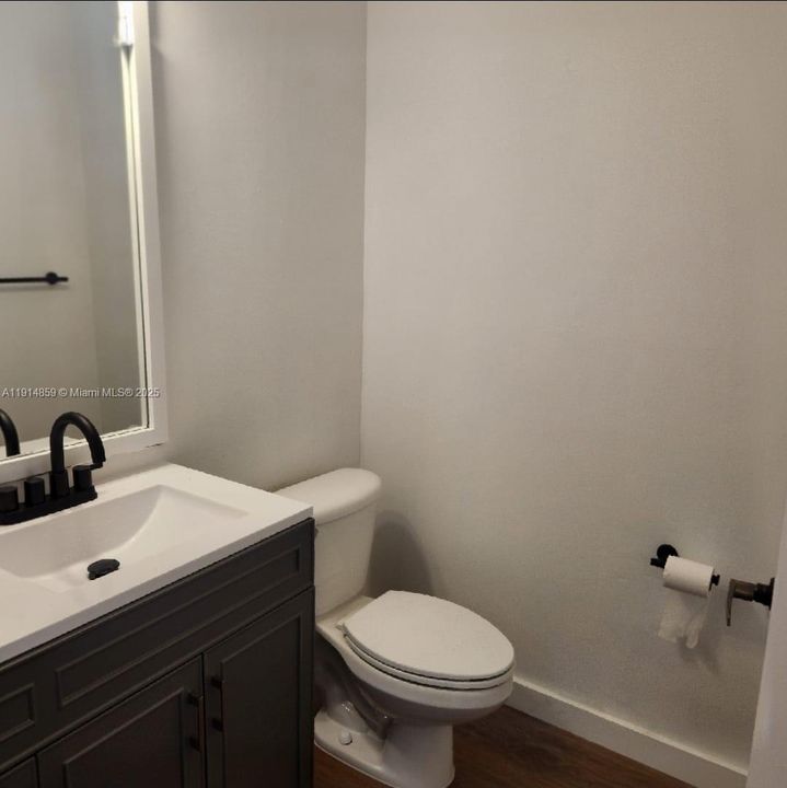 Active With Contract: $2,260 (3 beds, 2 baths, 1657 Square Feet)