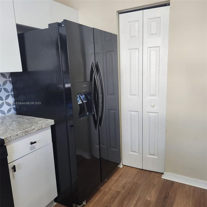 Active With Contract: $2,260 (3 beds, 2 baths, 1657 Square Feet)