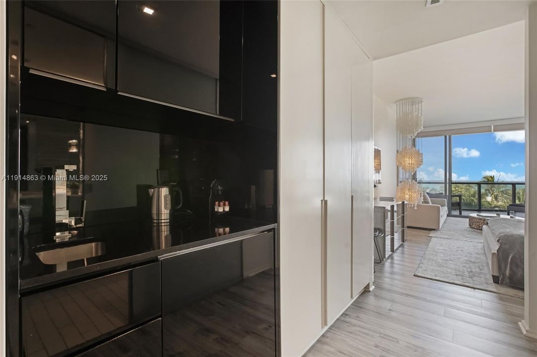 For Sale: $1,075,000 (0 beds, 1 baths, 490 Square Feet)