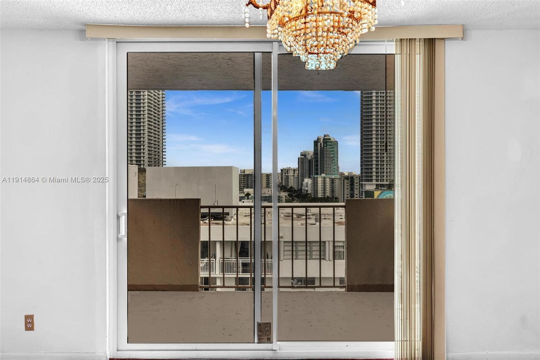 For Sale: $299,000 (2 beds, 2 baths, 1710 Square Feet)