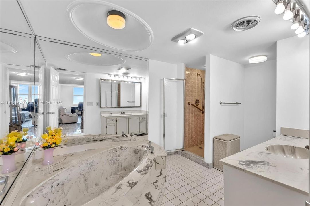 For Sale: $299,000 (2 beds, 2 baths, 1710 Square Feet)