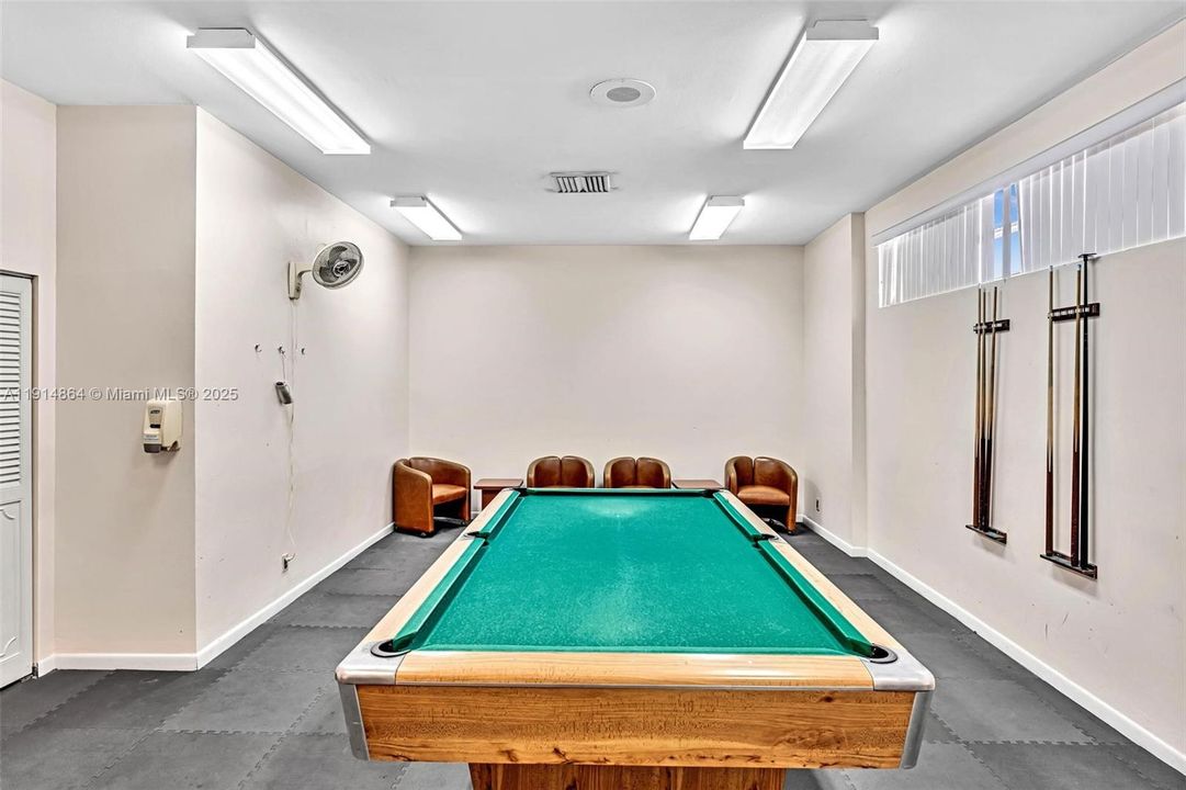 For Sale: $299,000 (2 beds, 2 baths, 1710 Square Feet)