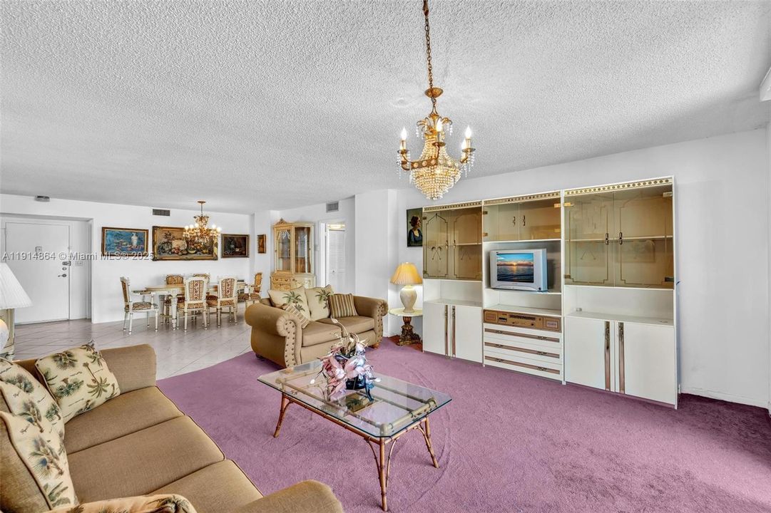 For Sale: $299,000 (2 beds, 2 baths, 1710 Square Feet)