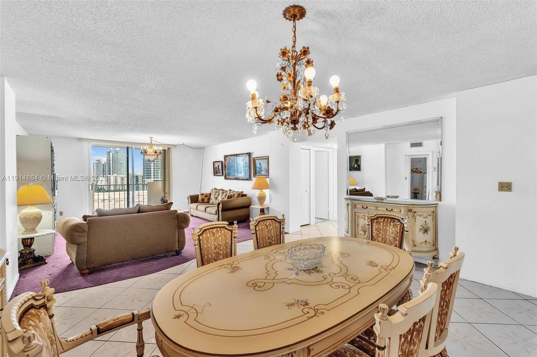 For Sale: $299,000 (2 beds, 2 baths, 1710 Square Feet)