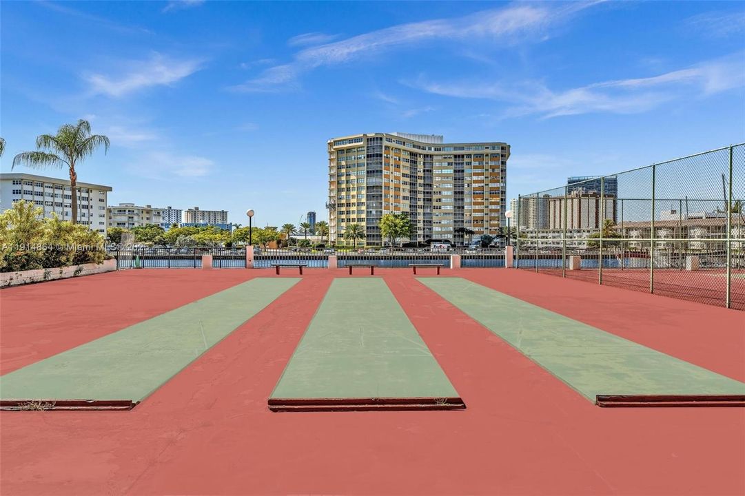 For Sale: $299,000 (2 beds, 2 baths, 1710 Square Feet)