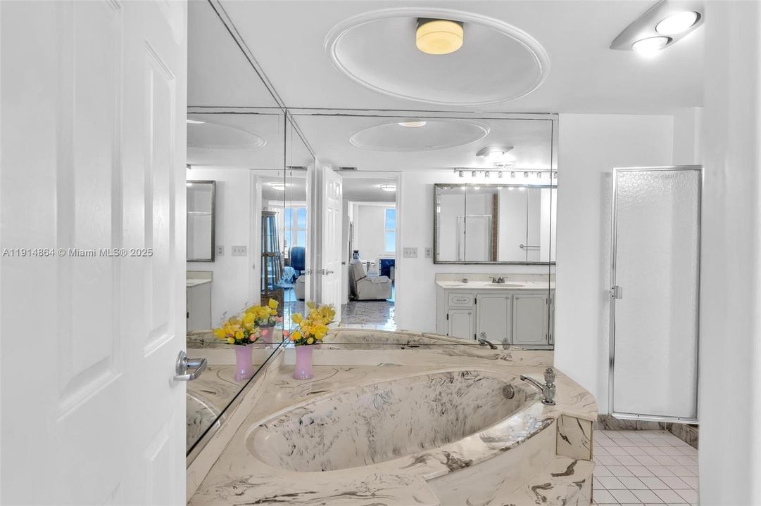 For Sale: $299,000 (2 beds, 2 baths, 1710 Square Feet)