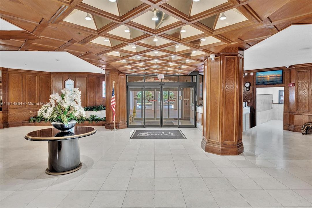 For Sale: $299,000 (2 beds, 2 baths, 1710 Square Feet)