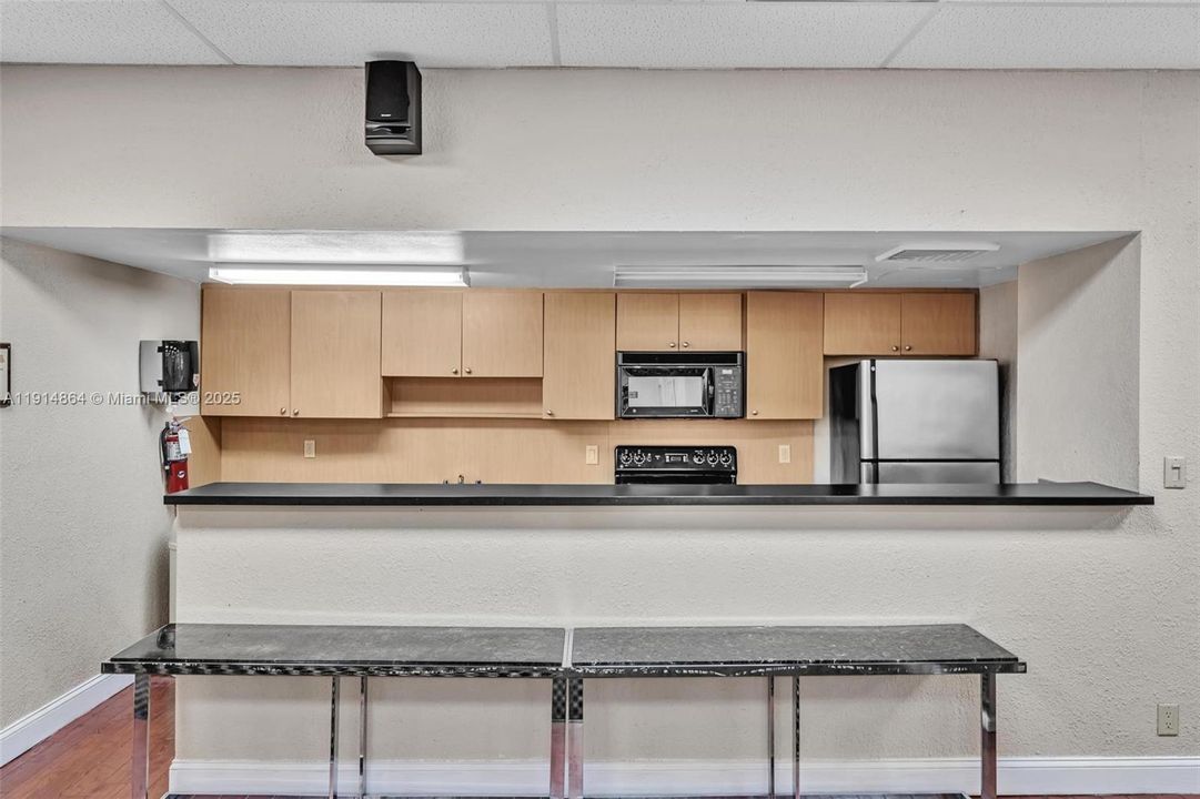 For Sale: $299,000 (2 beds, 2 baths, 1710 Square Feet)