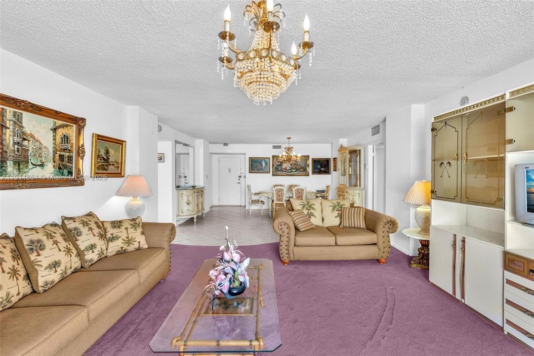 For Sale: $299,000 (2 beds, 2 baths, 1710 Square Feet)