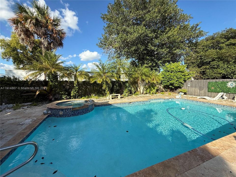 For Sale: $950,000 (3 beds, 2 baths, 2906 Square Feet)