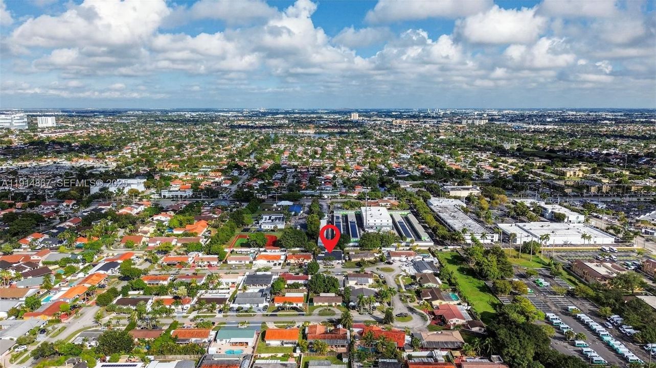 For Sale: $950,000 (3 beds, 2 baths, 2906 Square Feet)