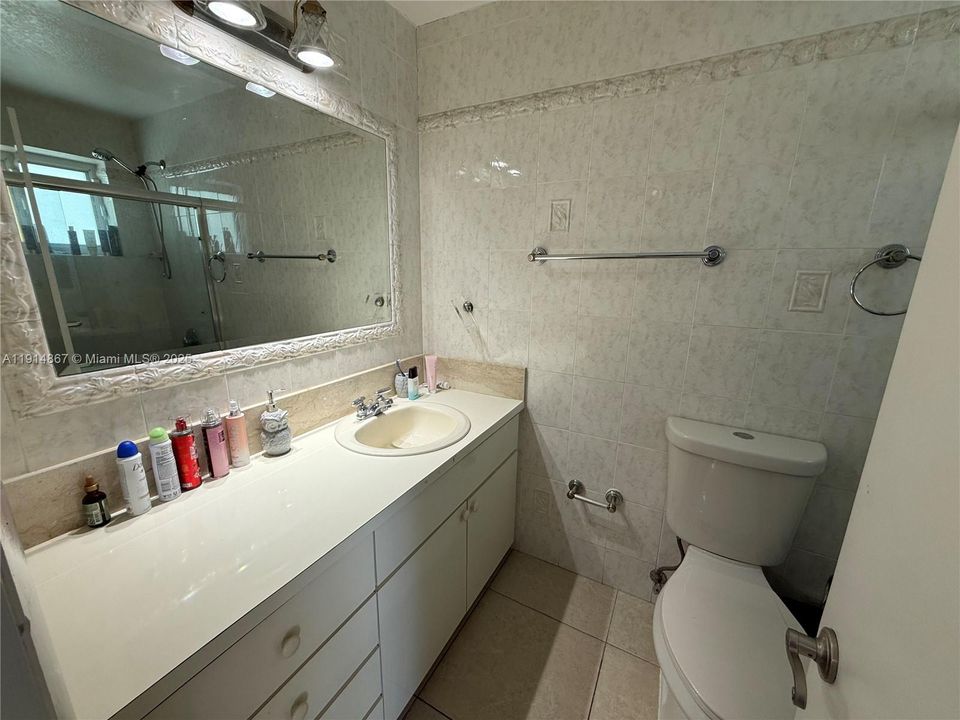 For Sale: $950,000 (3 beds, 2 baths, 2906 Square Feet)