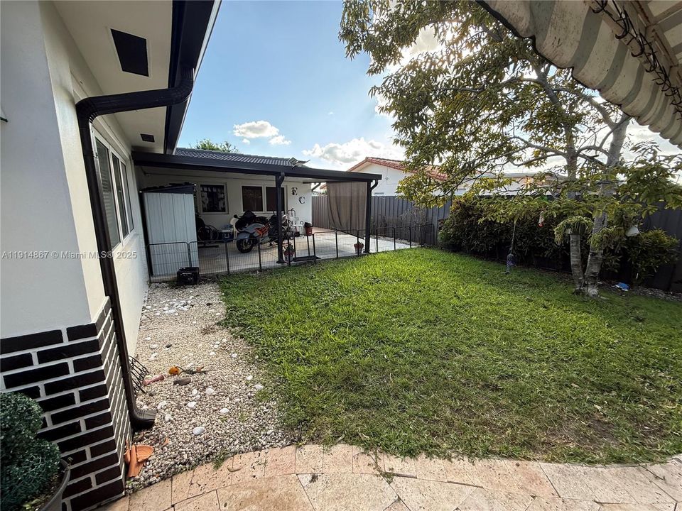 For Sale: $950,000 (3 beds, 2 baths, 2906 Square Feet)