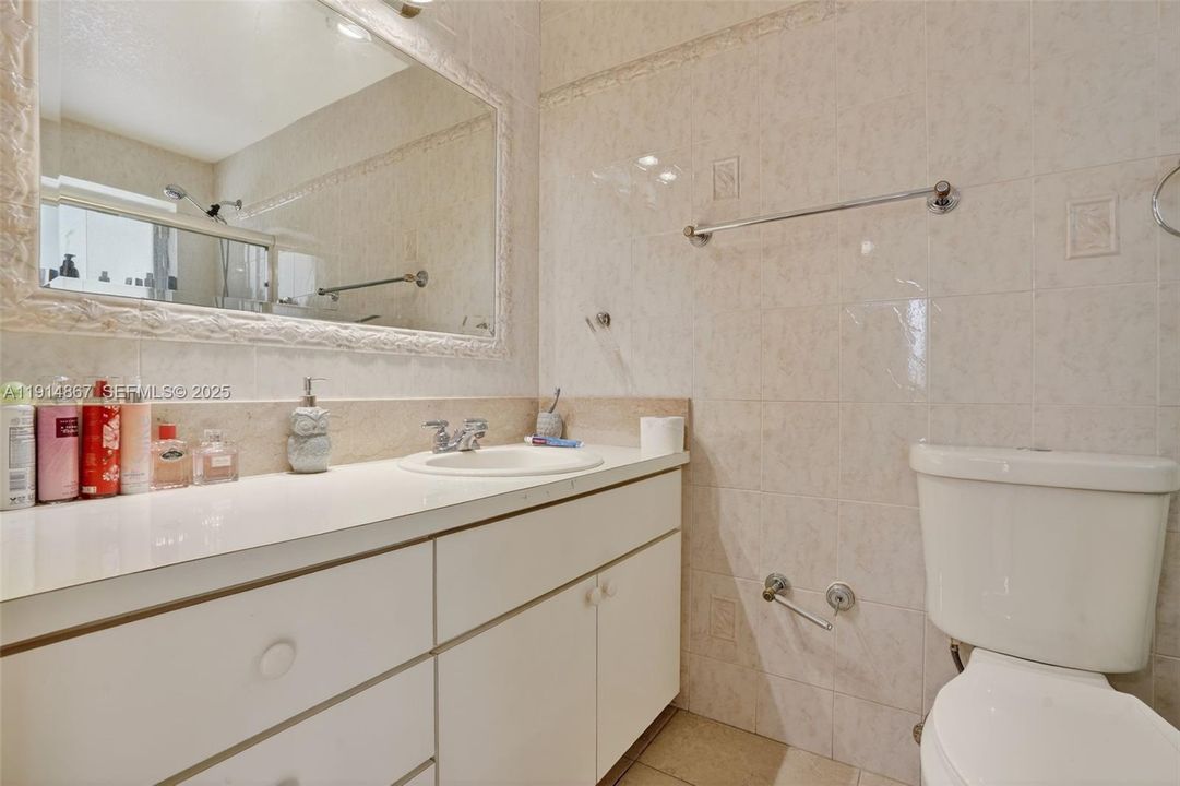 For Sale: $950,000 (3 beds, 2 baths, 2906 Square Feet)