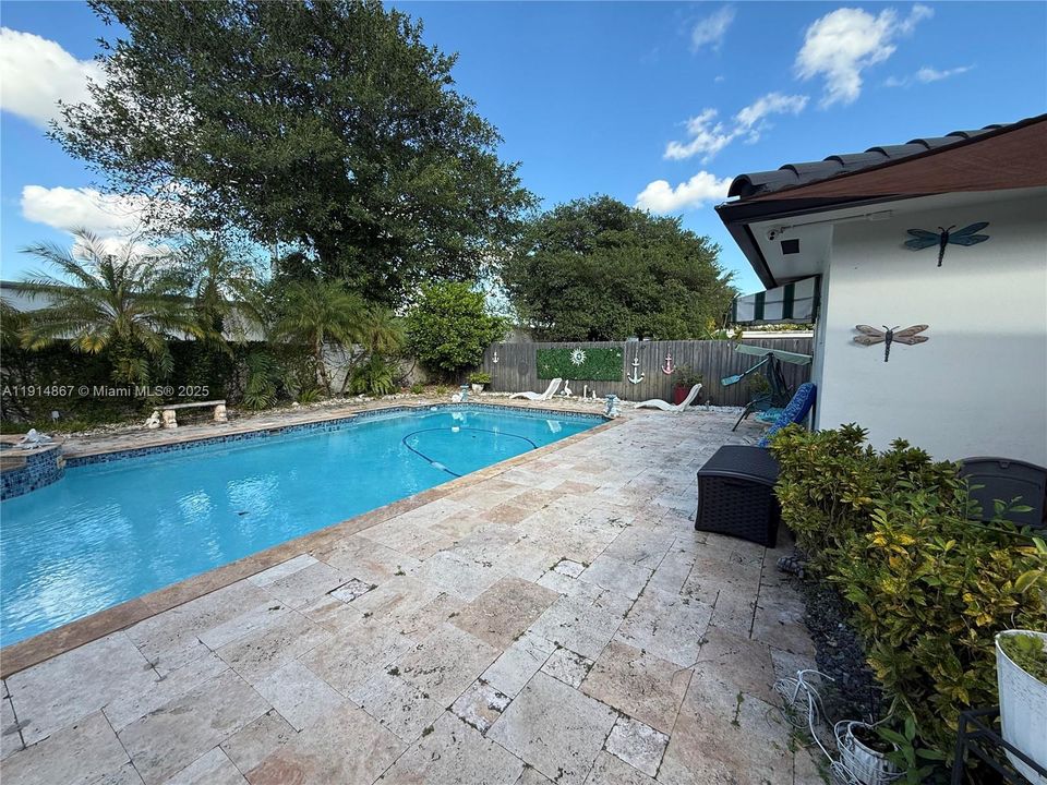 For Sale: $950,000 (3 beds, 2 baths, 2906 Square Feet)