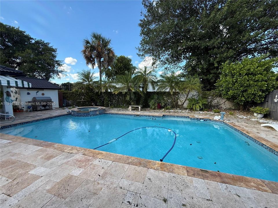 For Sale: $950,000 (3 beds, 2 baths, 2906 Square Feet)