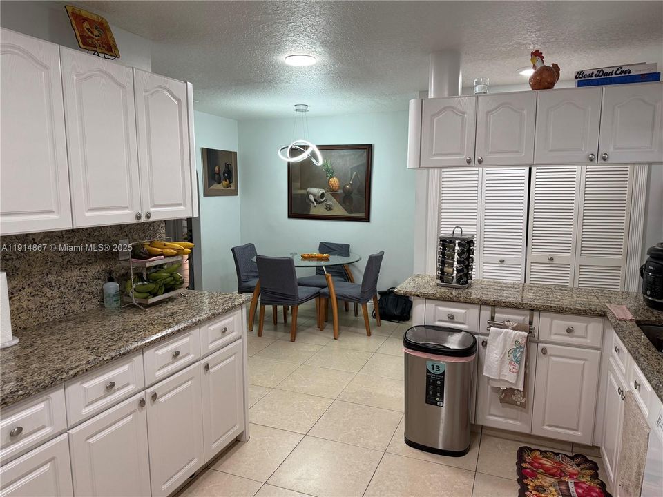 For Sale: $950,000 (3 beds, 2 baths, 2906 Square Feet)