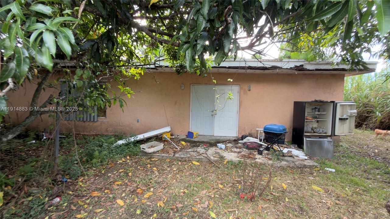 合同活跃: $480,000 (4 贝兹, 2 浴室, 2024 平方英尺)