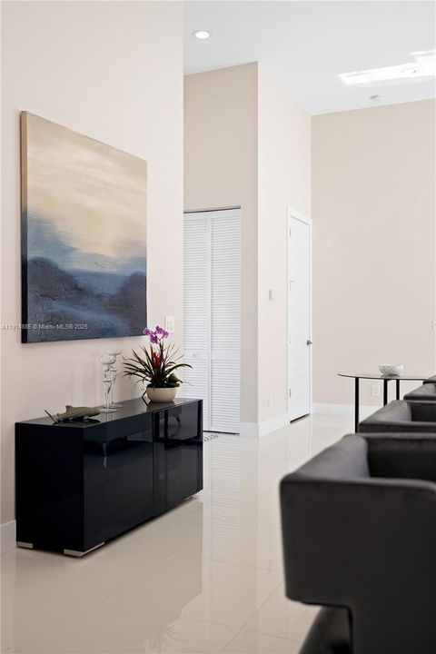 For Rent: $10,000 (3 beds, 3 baths, 1342 Square Feet)