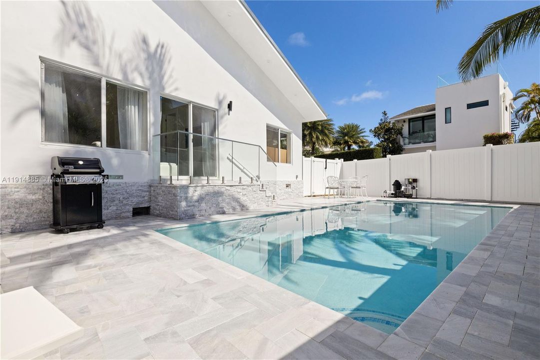 For Rent: $10,000 (3 beds, 3 baths, 1342 Square Feet)