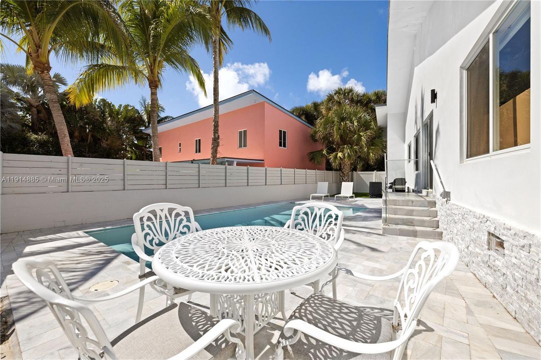 For Rent: $10,000 (3 beds, 3 baths, 1342 Square Feet)