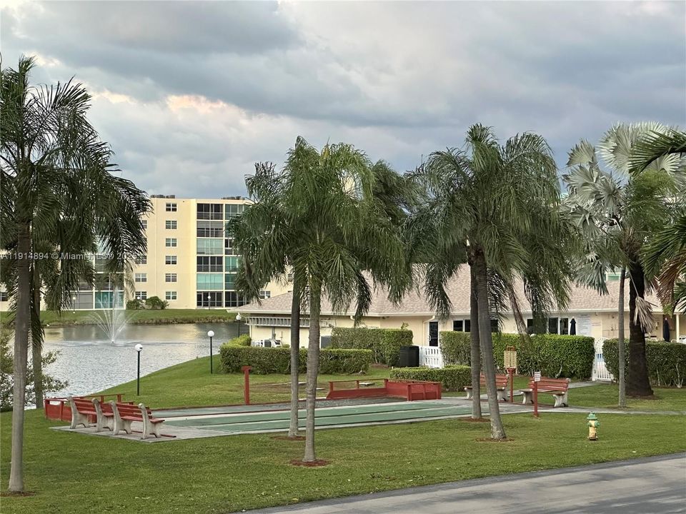 Active With Contract: $2,000 (2 beds, 2 baths, 1190 Square Feet)