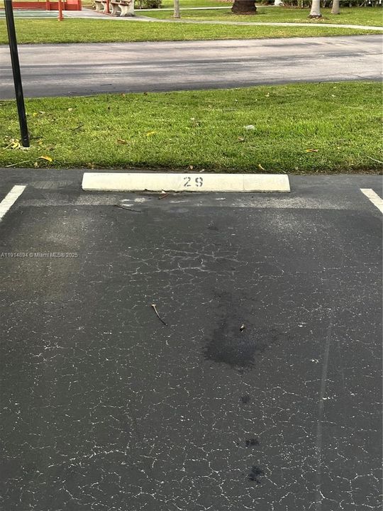 Active With Contract: $2,000 (2 beds, 2 baths, 1190 Square Feet)