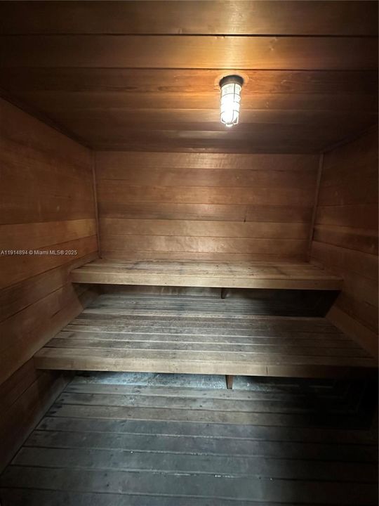 Active With Contract: $2,000 (2 beds, 2 baths, 1190 Square Feet)