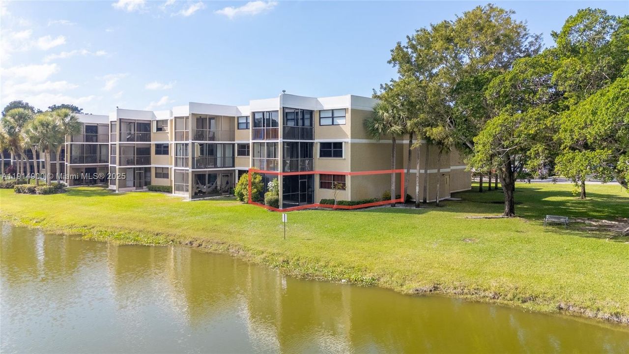 На продажу: $259,900 (2 спален, 2 ванн, 1235 Квадратных фут)