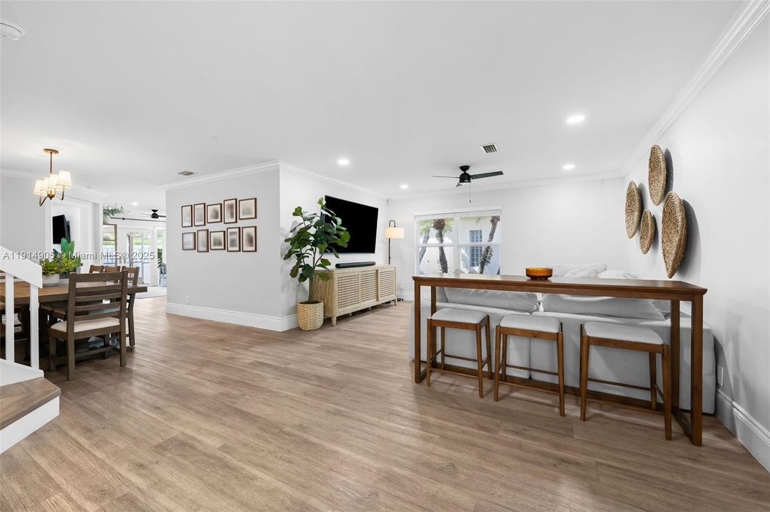 Activo con contrato: $585,000 (3 camas, 2 baños, 1760 Pies cuadrados)