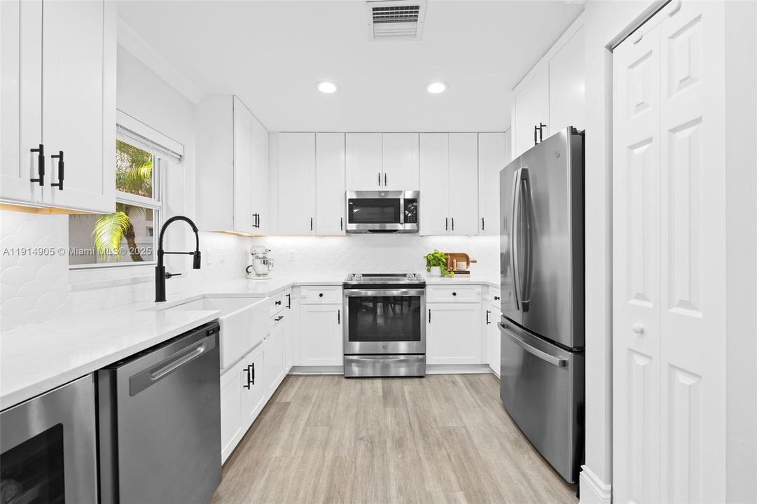 Activo con contrato: $585,000 (3 camas, 2 baños, 1760 Pies cuadrados)